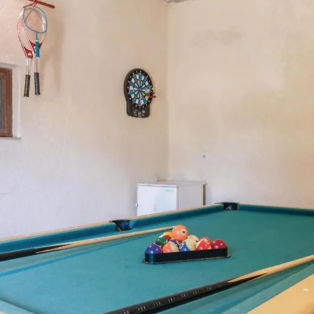 Beautiful In Vodnjan-kacana With Wifi Holiday home Vodnjan