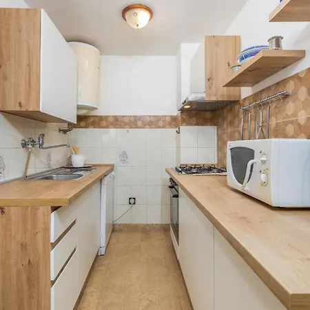 Beautiful In Vodnjan-kacana With Wifi Holiday home