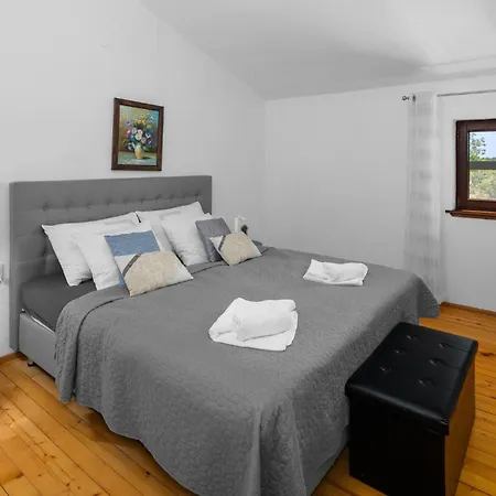 Beautiful In Vodnjan-kacana With Wifi Holiday home *
