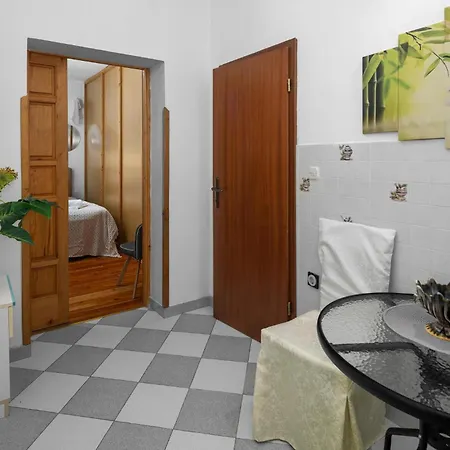 Beautiful In Vodnjan-kacana With Wifi Holiday home
