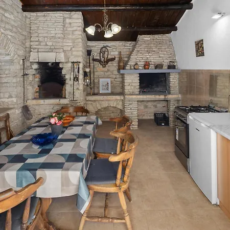 Beautiful In Vodnjan-kacana With Wifi Holiday home