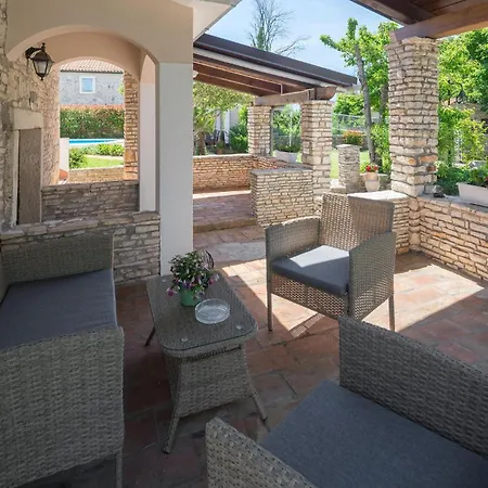 Beautiful In Vodnjan-kacana With Wifi Holiday home Vodnjan