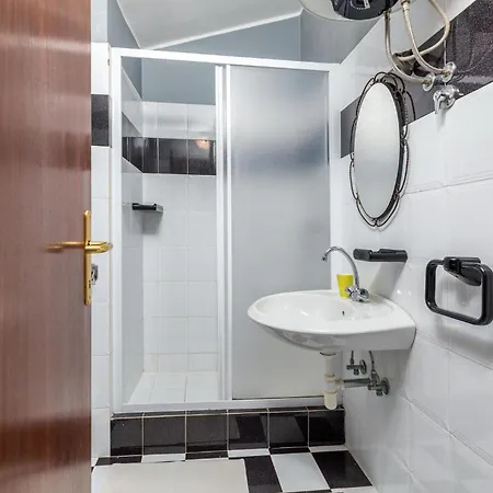 Beautiful In Vodnjan-kacana With Wifi Holiday home *