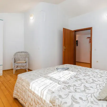 Beautiful In Vodnjan-kacana With Wifi Holiday home Vodnjan