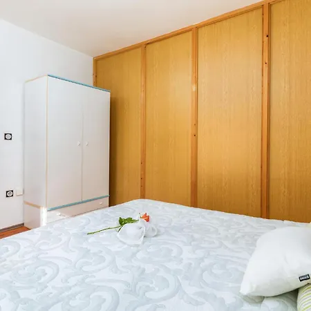 Beautiful In Vodnjan-kacana With Wifi Holiday home